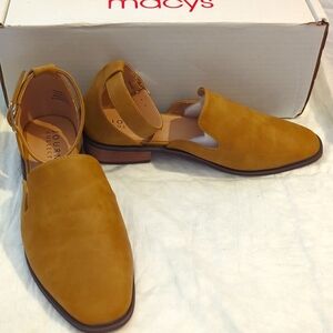 Journee Collection NIB  8.5 W Mustard